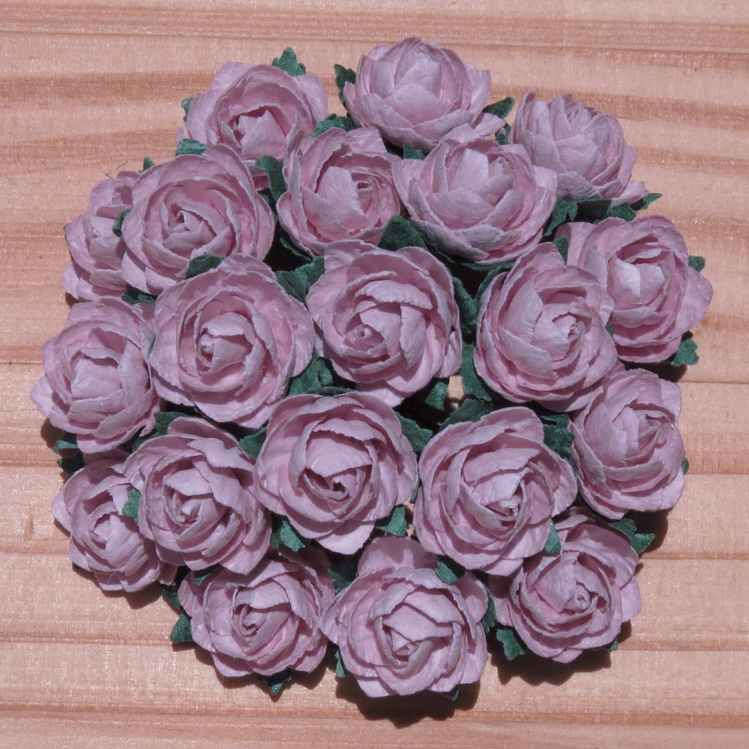 50 LILAC MULBERRY PAPER CLASSIC ROSES 20mm