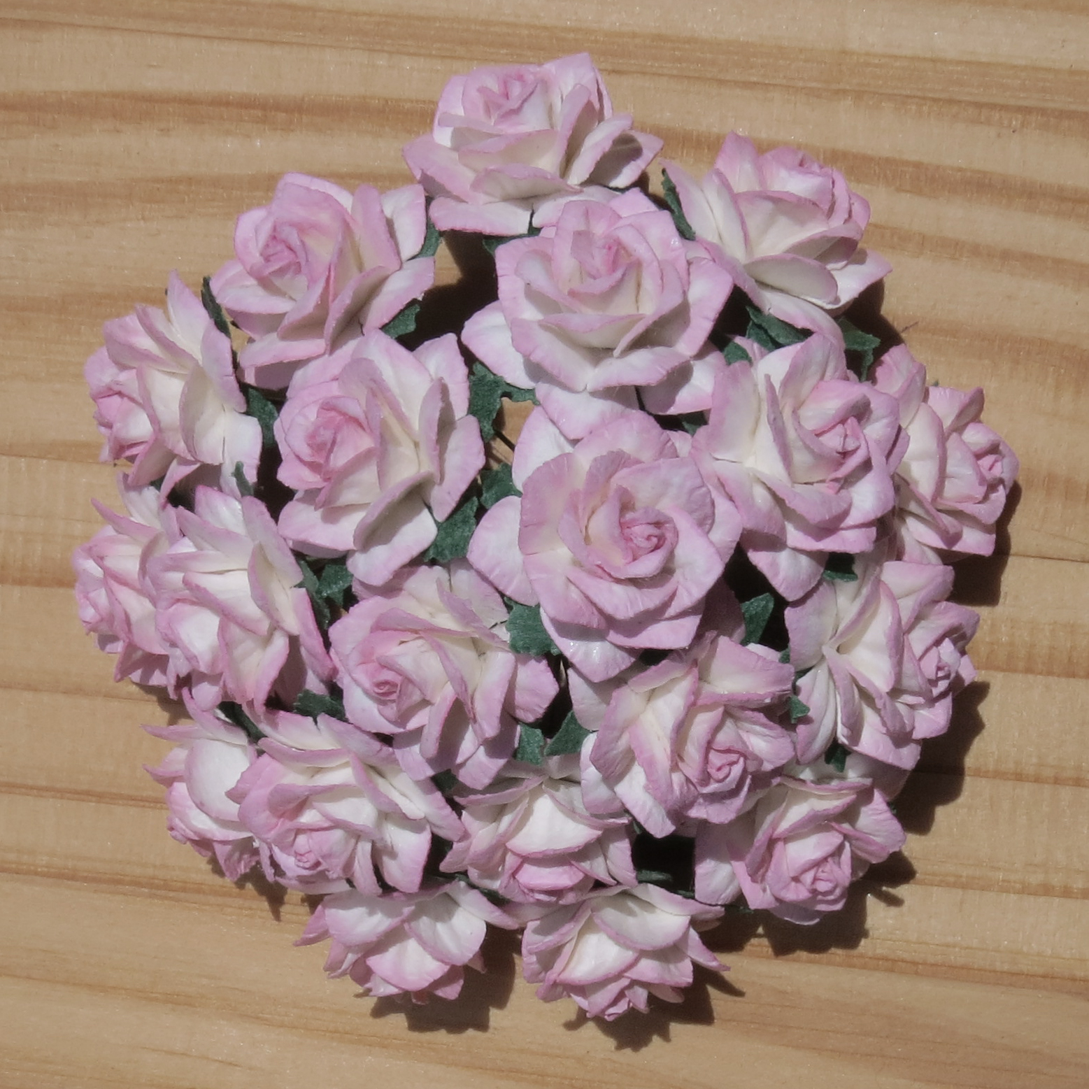 50 2-TONE BABY PINK/IVORY MULBERRY PAPER STAR ROSES 25mm