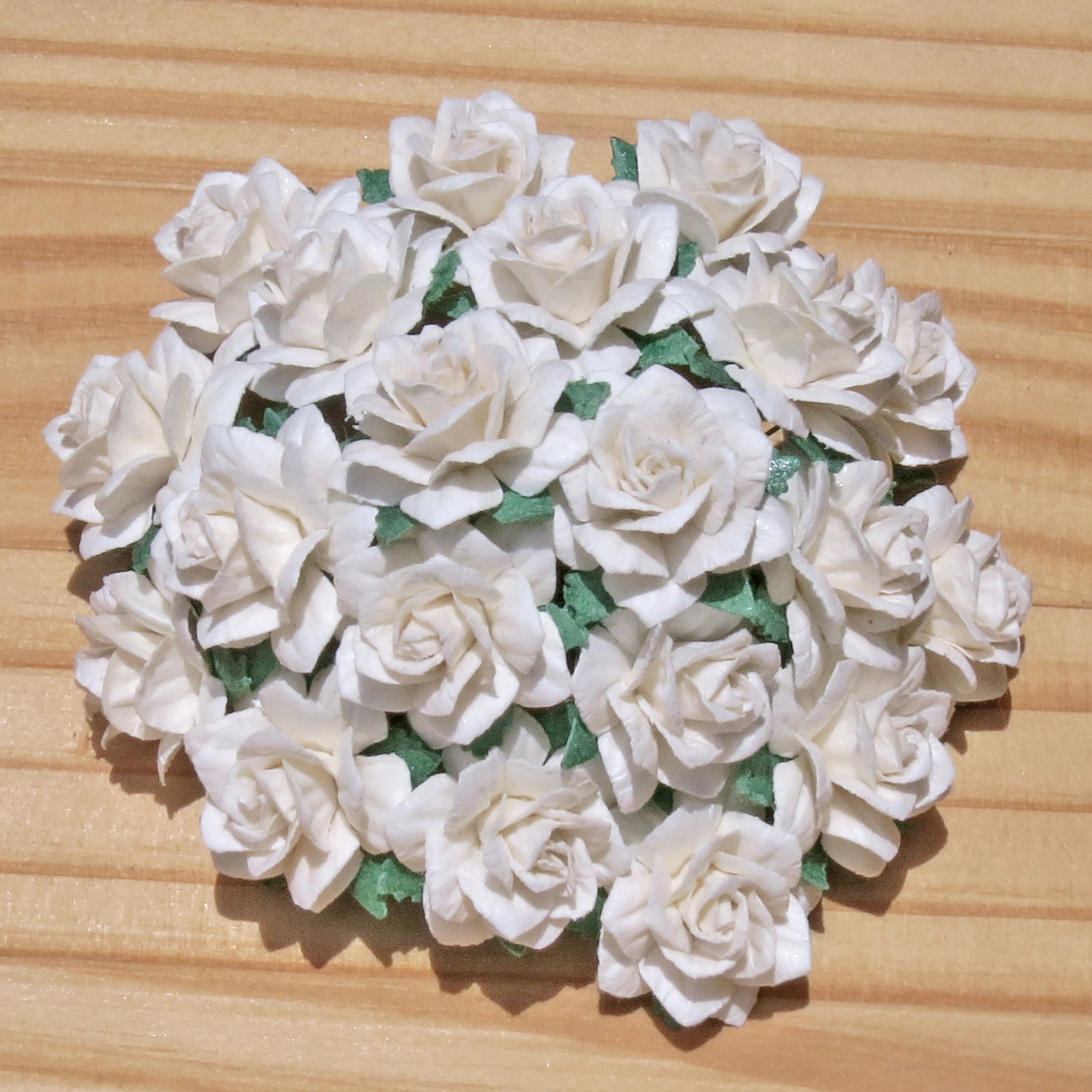 50 IVORY MULBERRY PAPER STAR ROSES 25mm