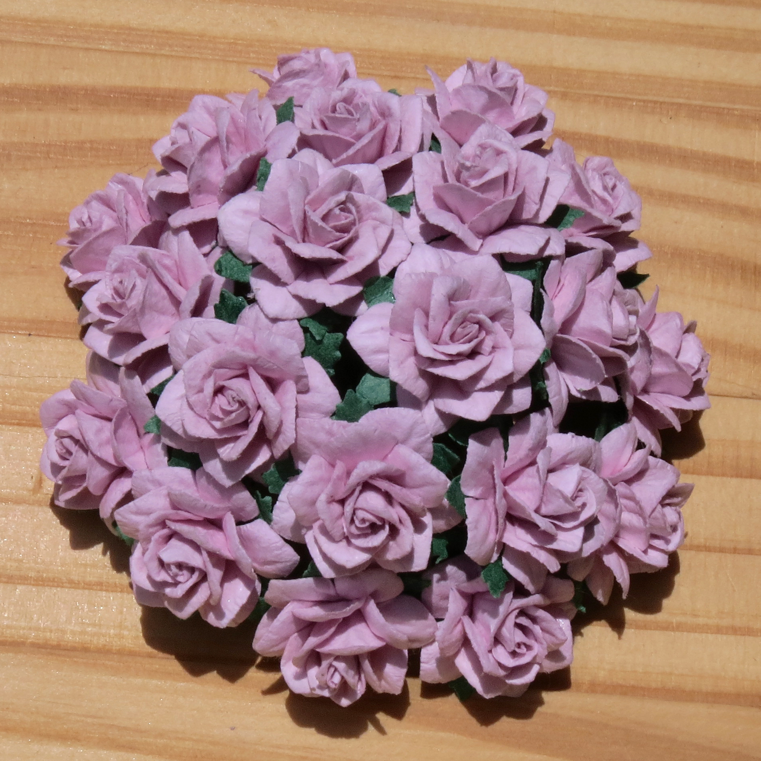 50 LILAC MULBERRY PAPER STAR ROSES 25mm